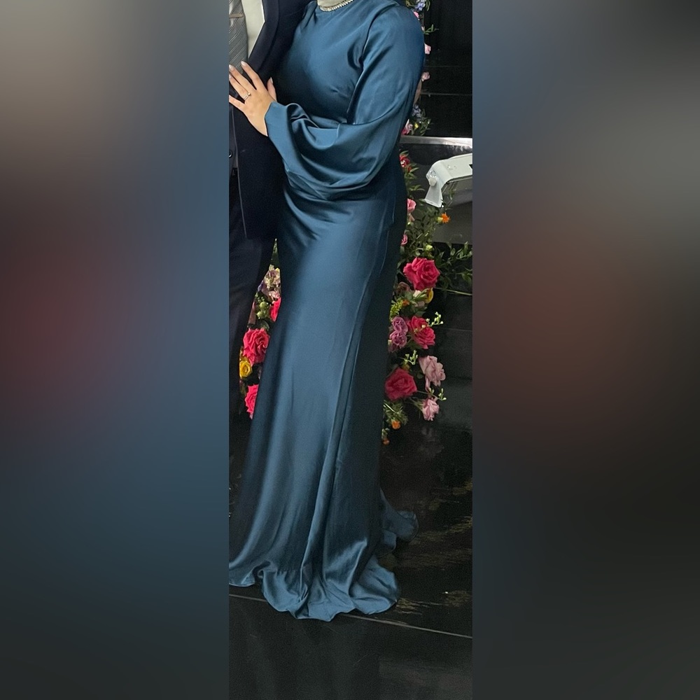 Max duggal long sleeve satin sheeth gown